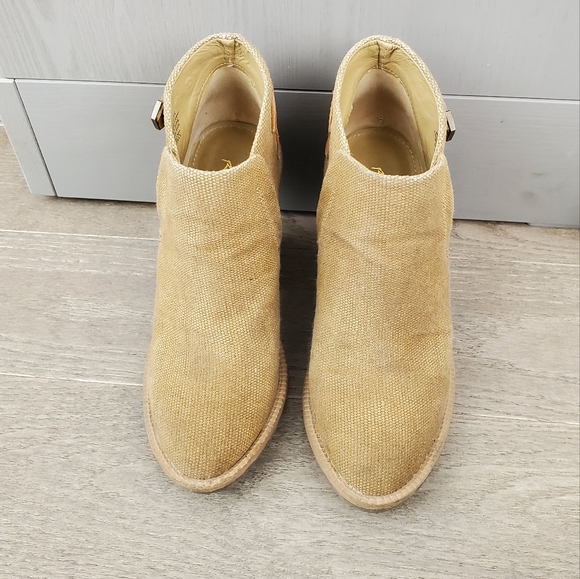 Kenneth Cole Reaction Booties - Picture 2 of 8